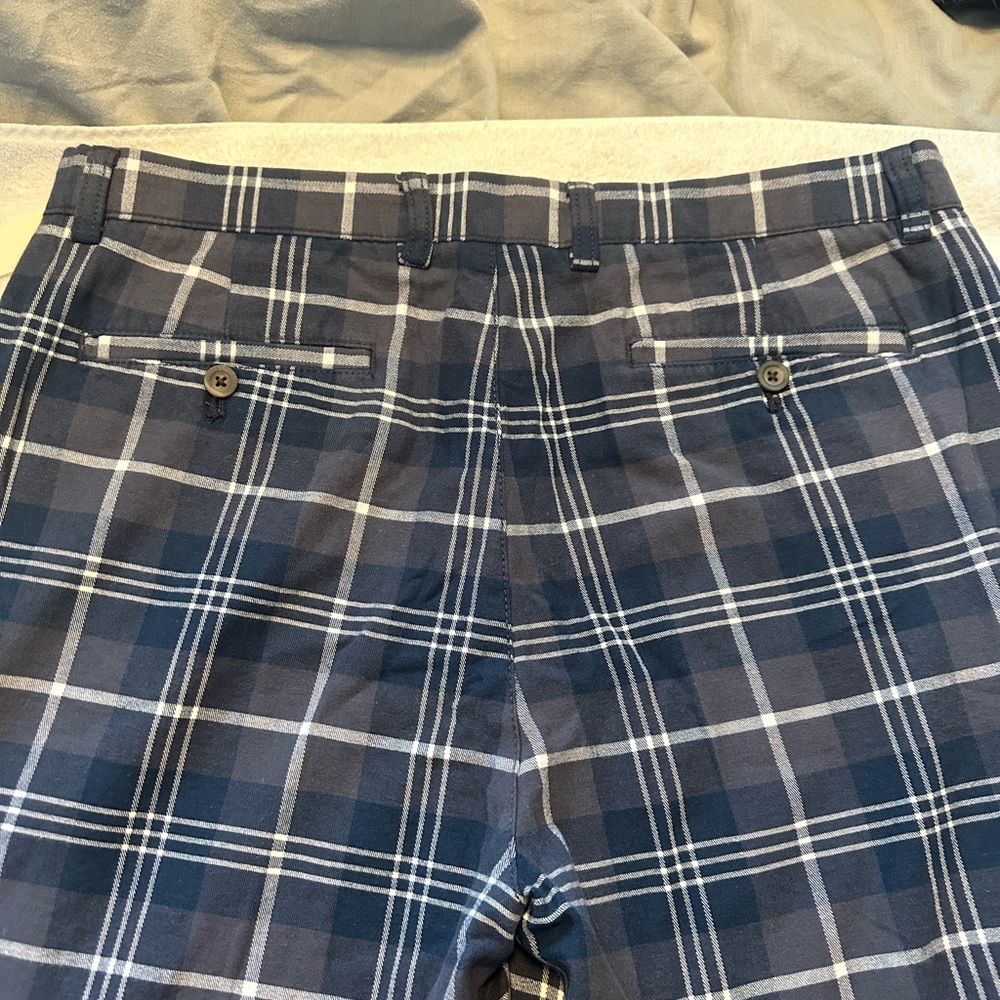Men Shorts - Picture 6 of 9